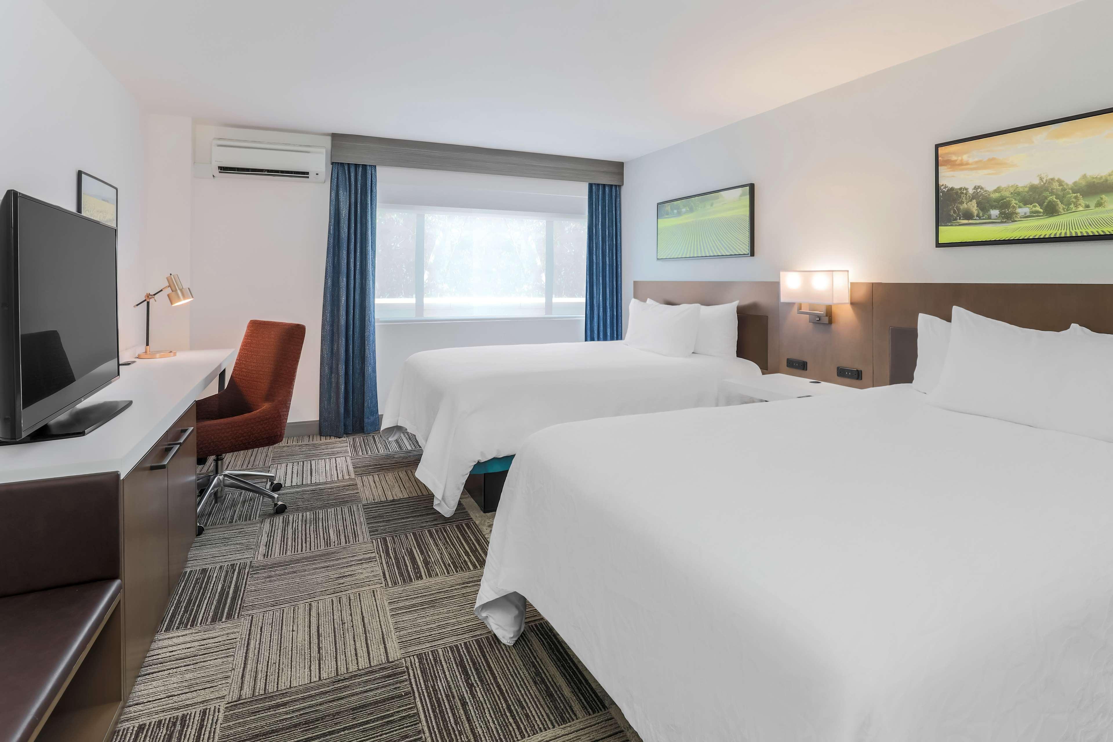 Hilton Garden Inn Davis Downtown Εξωτερικό φωτογραφία