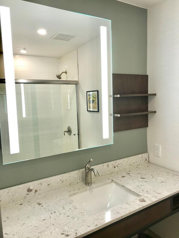 Hilton Garden Inn Davis Downtown Εξωτερικό φωτογραφία