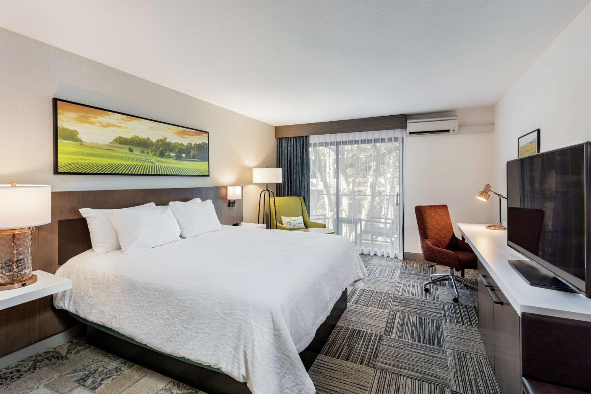 Hilton Garden Inn Davis Downtown Εξωτερικό φωτογραφία