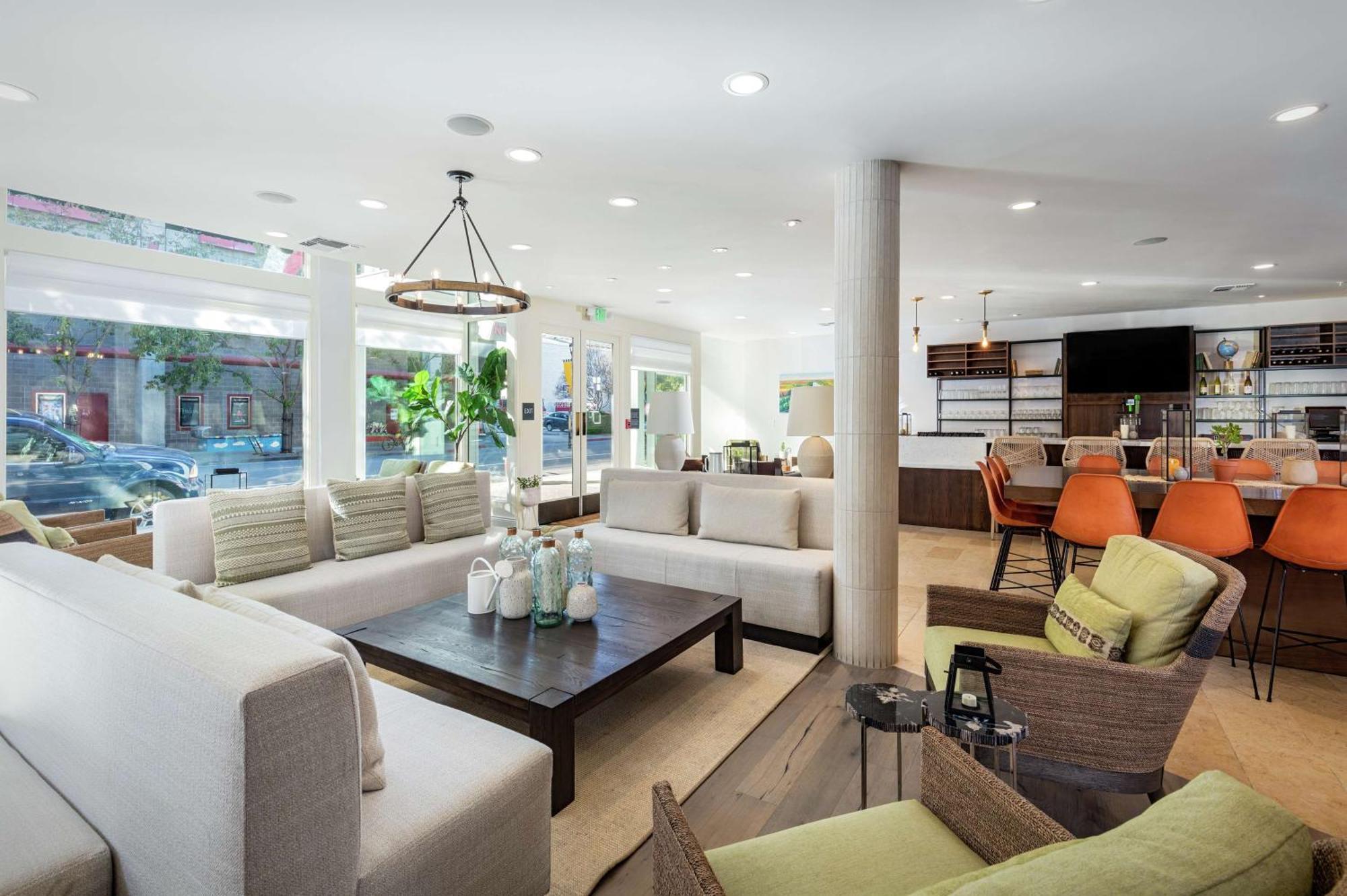 Hilton Garden Inn Davis Downtown Εξωτερικό φωτογραφία