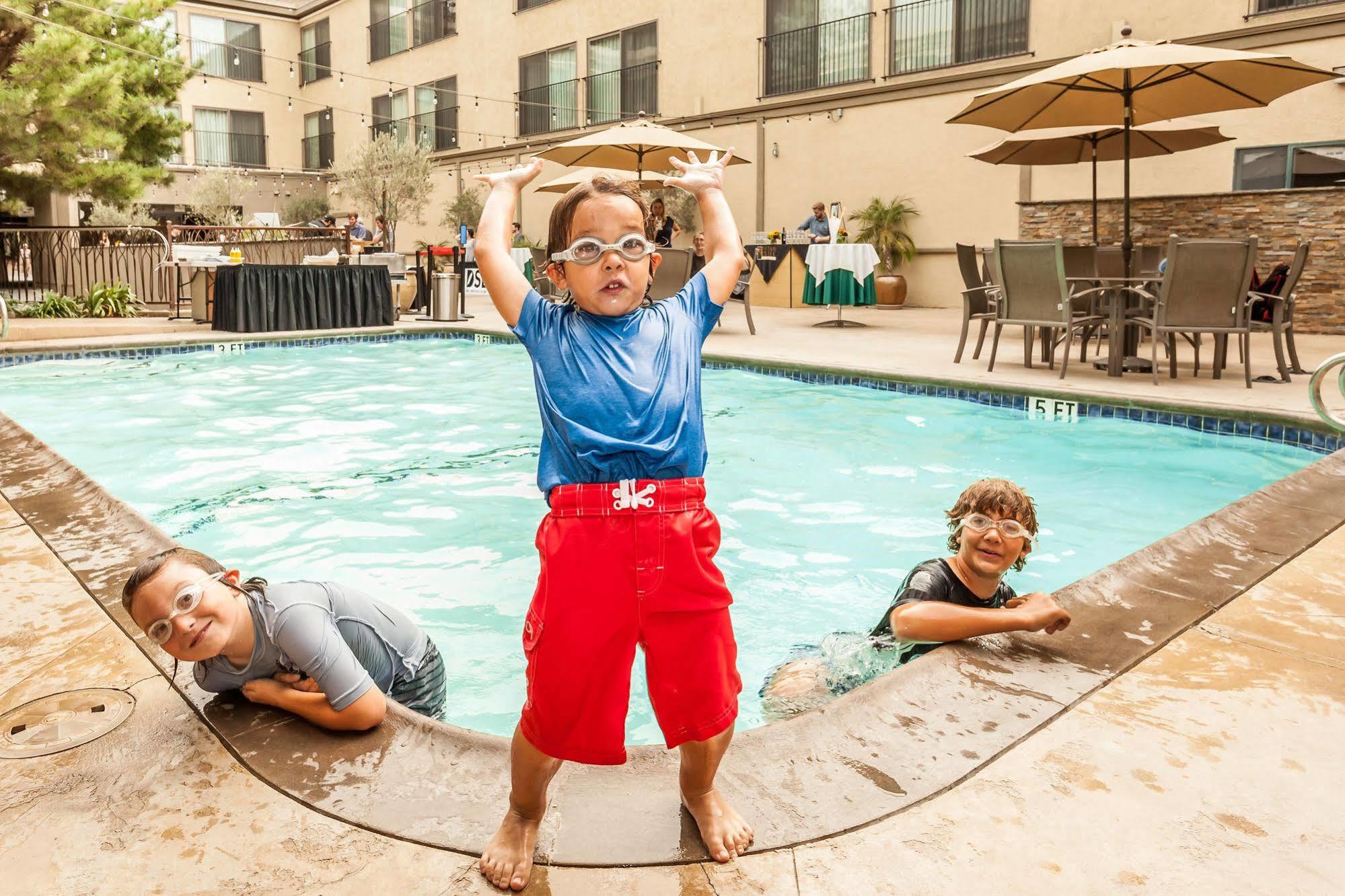 Hilton Garden Inn Davis Downtown Εξωτερικό φωτογραφία
